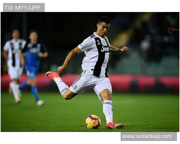 足球巨星C罗的自律之路如何成就辉煌人生与职业生涯